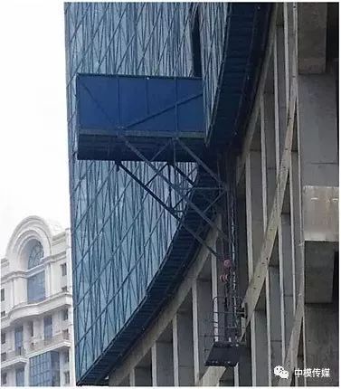 一種新型全鋼式升降腳手架 附著式升降腳手架讓施工如室內(nèi)般安全高效